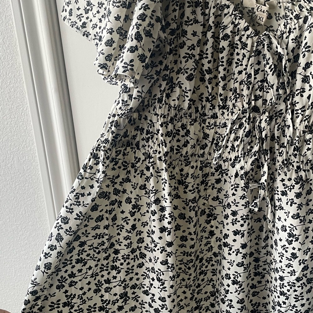 Blush (maternity) Black and White Flutter Sleeve Sundress - Picture 5 of 9